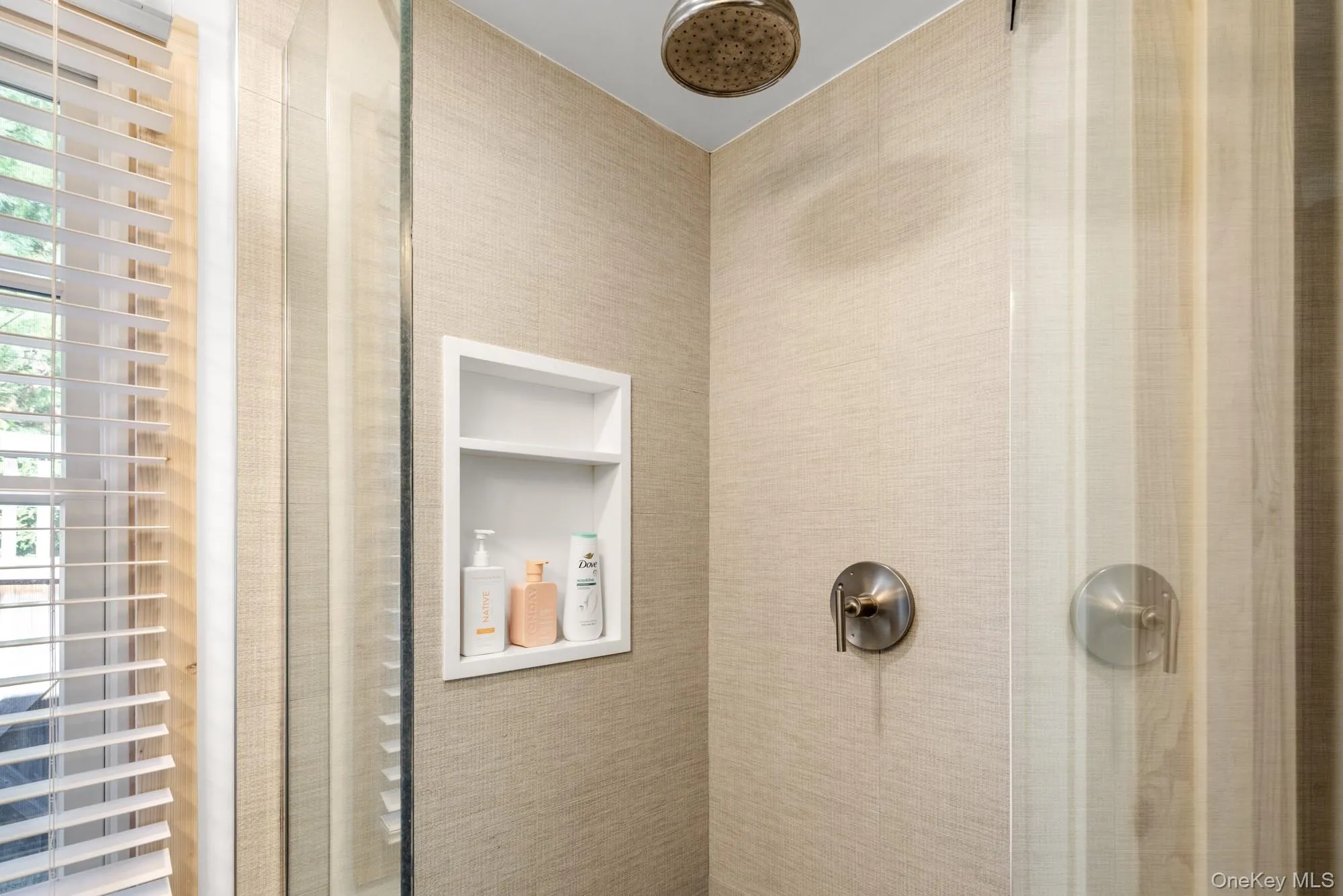 2 Gardiner Drive, East Hampton, New York 11930