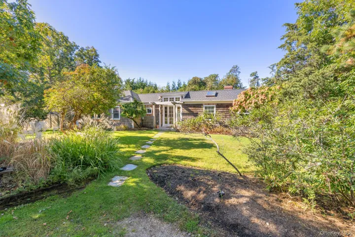 2 Gardiner Drive, East Hampton, New York 11930