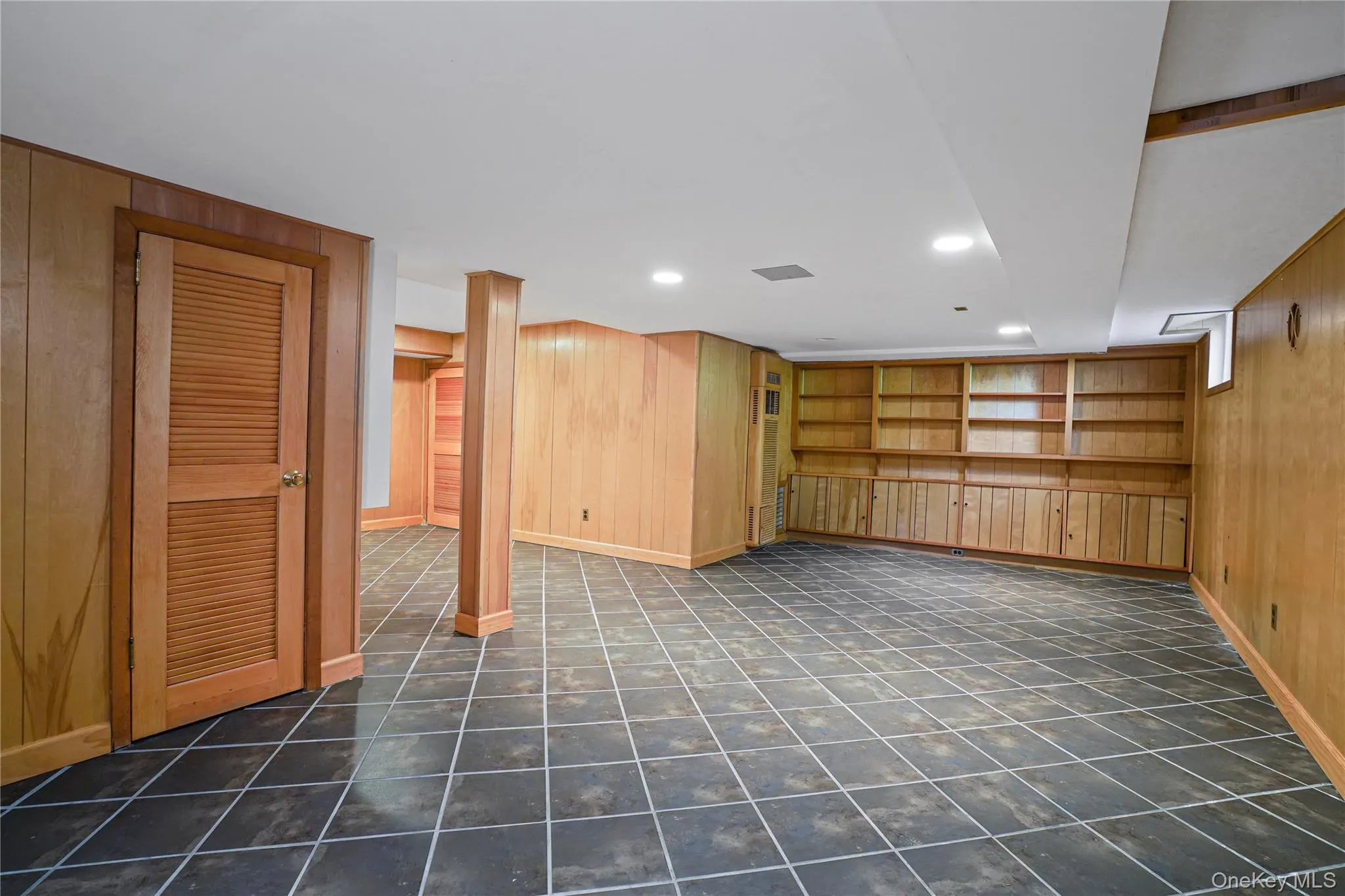 Lower Level With Built-Ins Lower Level With Built-Ins