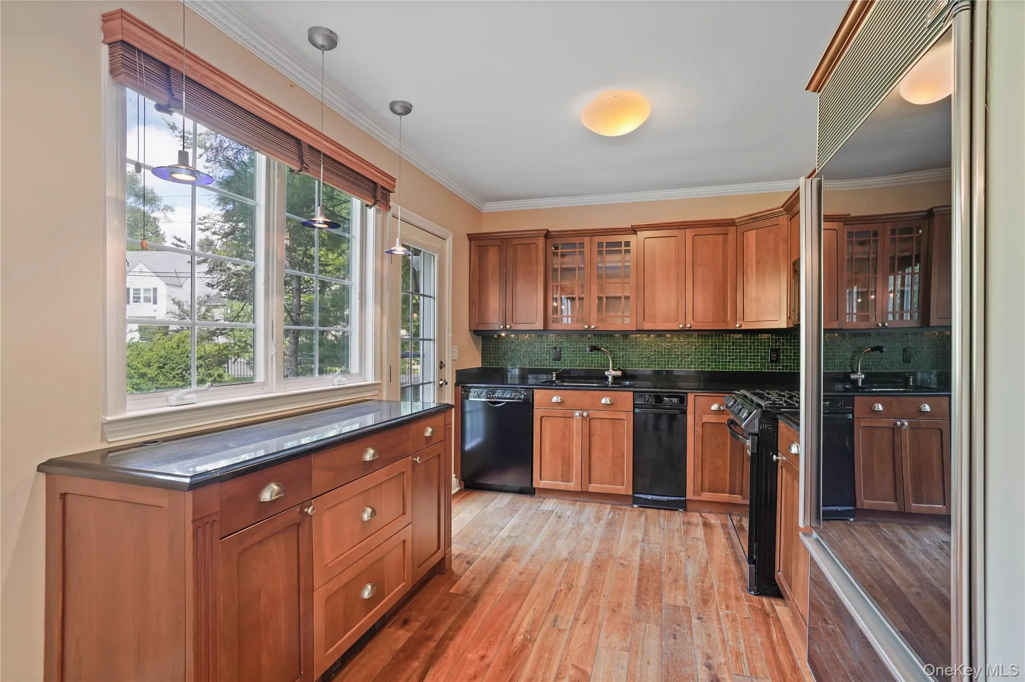 Kitchen With Plenty Of Cabinet & Prep Space Kitchen With Plenty Of Cabinet & Prep Space
