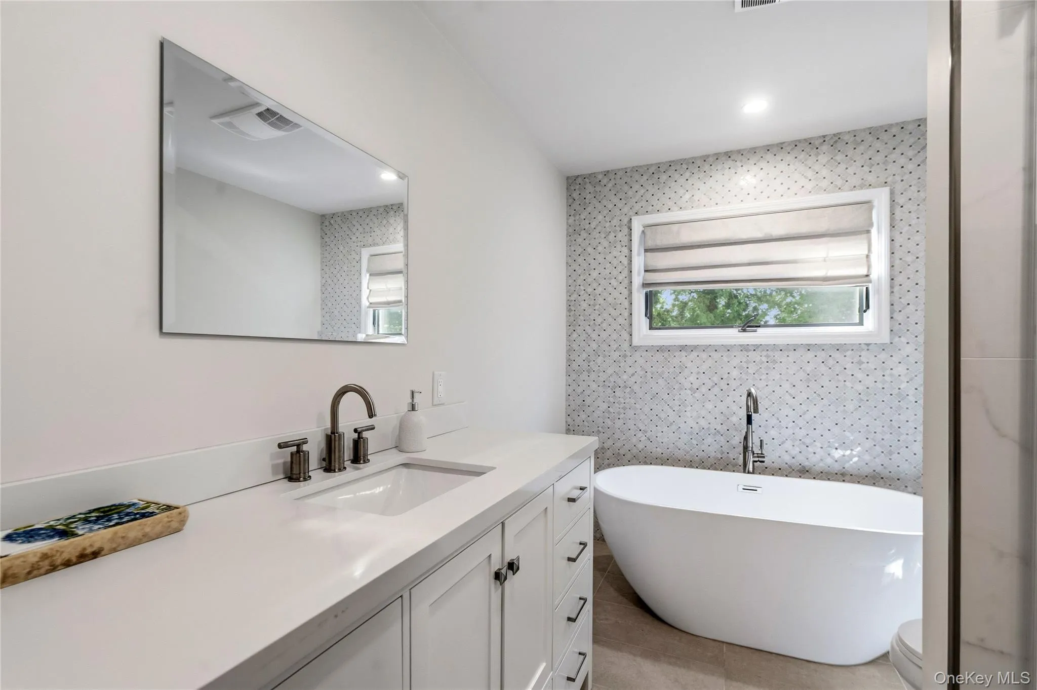 35 John Daves Lane, Huntington, NY, 4 Bedrooms Bedrooms, 8 Rooms Rooms,3 BathroomsBathrooms,Residential,For Rent,John Daves,0,1058769 35 John Daves Lane, Huntington, NY, 4 Bedrooms Bedrooms, 8 Rooms Rooms,3 BathroomsBathrooms,Residential,For Rent,John Daves,0,1058769