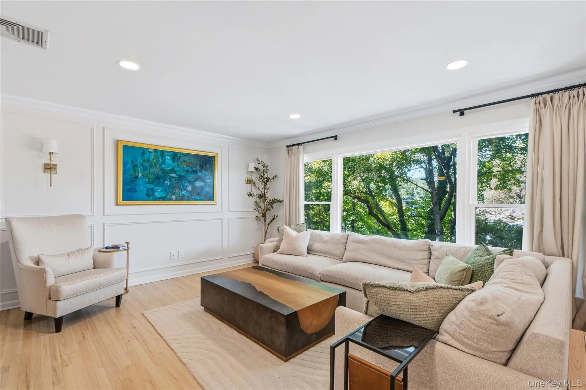 35 John Daves Lane, Huntington, NY, 4 Bedrooms Bedrooms, 8 Rooms Rooms,3 BathroomsBathrooms,Residential,For Rent,John Daves,0,1058769 35 John Daves Lane, Huntington, NY, 4 Bedrooms Bedrooms, 8 Rooms Rooms,3 BathroomsBathrooms,Residential,For Rent,John Daves,0,1058769