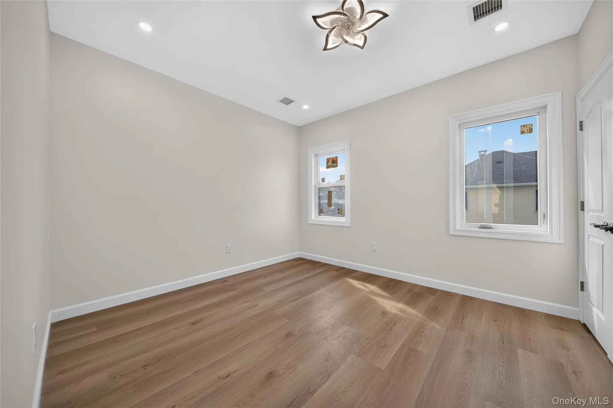 88 Dyckman Avenue, Hempstead, NY, 4 Bedrooms Bedrooms, 12 Rooms Rooms,4 BathroomsBathrooms,Residential,For Rent,Dyckman,0,1058775 88 Dyckman Avenue, Hempstead, NY, 4 Bedrooms Bedrooms, 12 Rooms Rooms,4 BathroomsBathrooms,Residential,For Rent,Dyckman,0,1058775