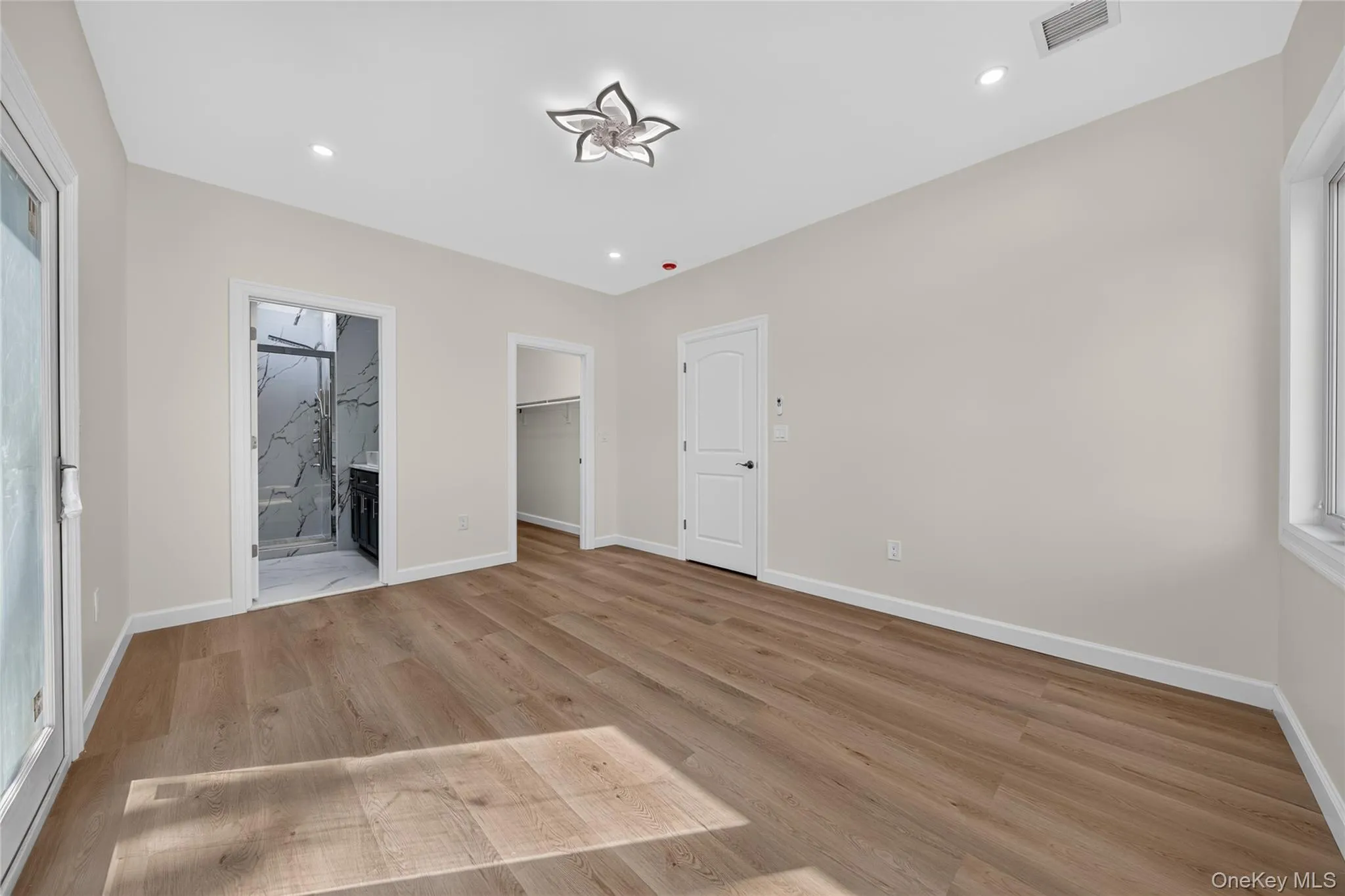 88 Dyckman Avenue, Hempstead, NY, 4 Bedrooms Bedrooms, 12 Rooms Rooms,4 BathroomsBathrooms,Residential,For Rent,Dyckman,0,1058775 88 Dyckman Avenue, Hempstead, NY, 4 Bedrooms Bedrooms, 12 Rooms Rooms,4 BathroomsBathrooms,Residential,For Rent,Dyckman,0,1058775