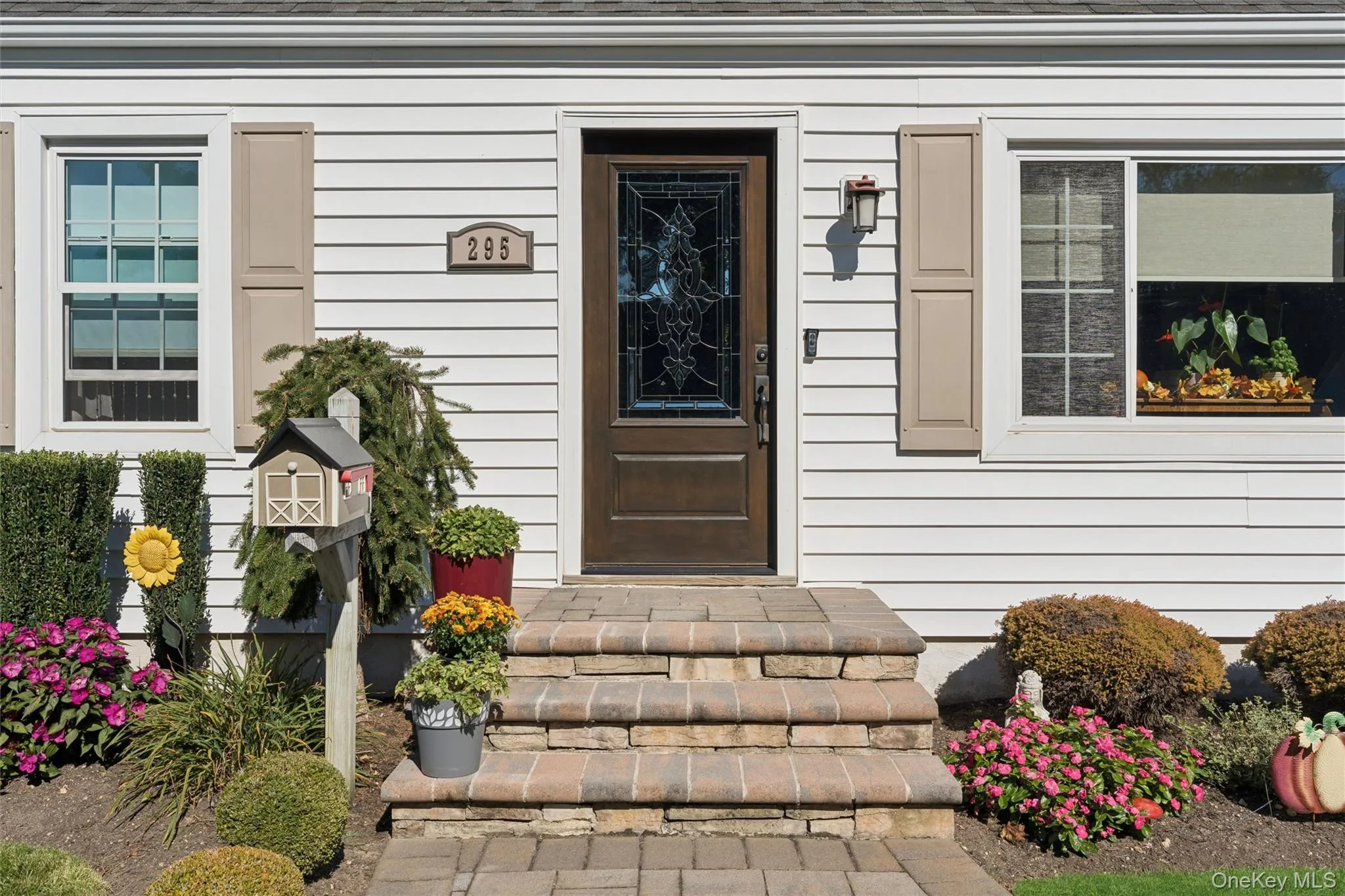 295 Atlanta Avenue, Oyster Bay, NY, 4 Bedrooms Bedrooms, 6 Rooms Rooms,1 BathroomBathrooms,Residential,For Rent,Atlanta,0,1058794 295 Atlanta Avenue, Oyster Bay, NY, 4 Bedrooms Bedrooms, 6 Rooms Rooms,1 BathroomBathrooms,Residential,For Rent,Atlanta,0,1058794