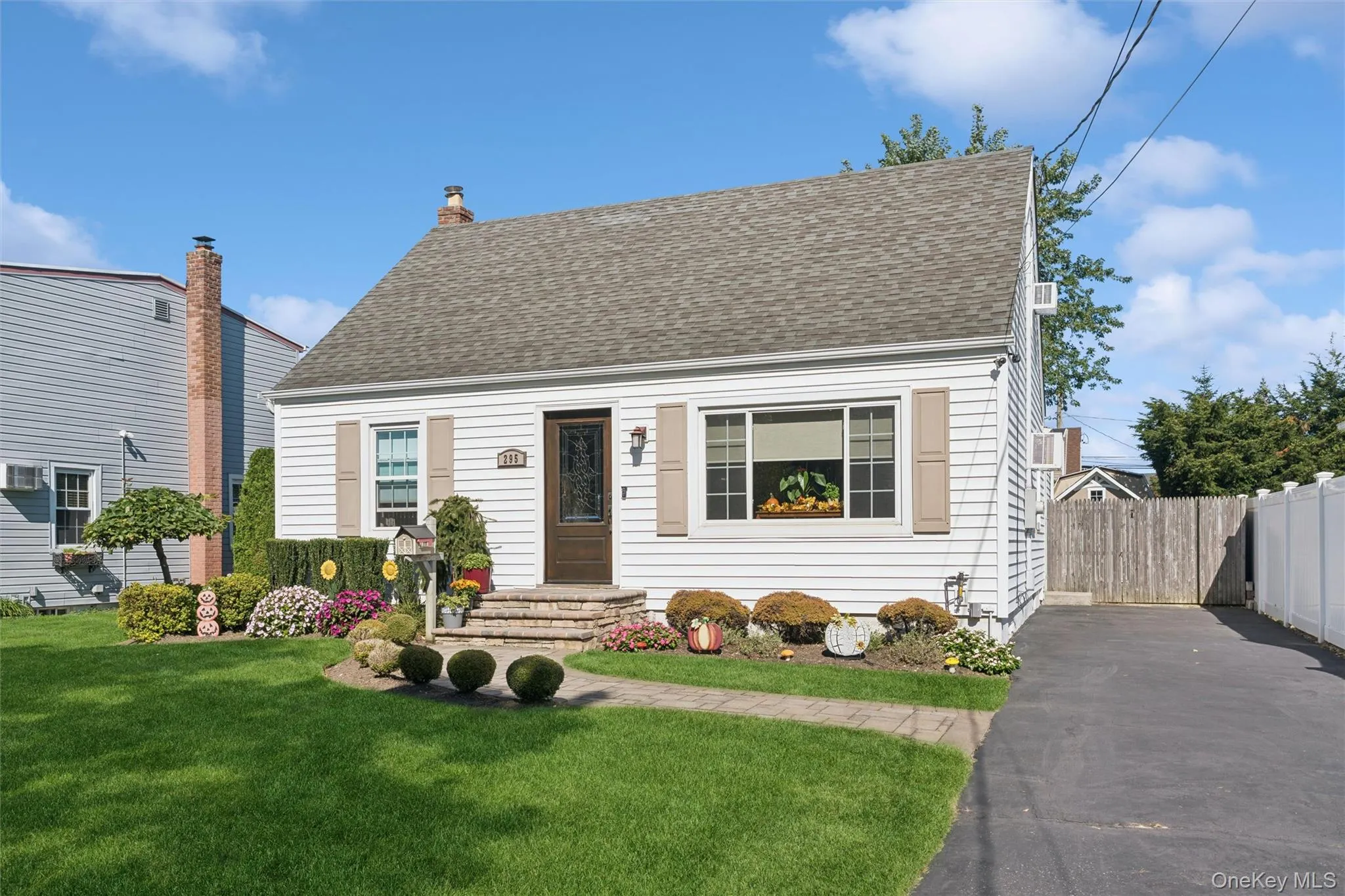 295 Atlanta Avenue, Oyster Bay, NY, 4 Bedrooms Bedrooms, 6 Rooms Rooms,1 BathroomBathrooms,Residential,For Rent,Atlanta,0,1058794 295 Atlanta Avenue, Oyster Bay, NY, 4 Bedrooms Bedrooms, 6 Rooms Rooms,1 BathroomBathrooms,Residential,For Rent,Atlanta,0,1058794