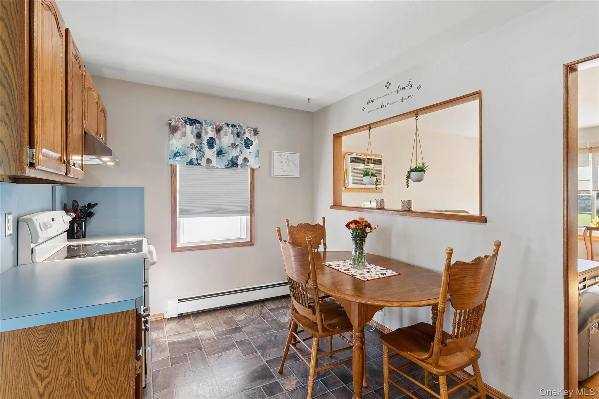 295 Atlanta Avenue, Oyster Bay, NY, 4 Bedrooms Bedrooms, 6 Rooms Rooms,1 BathroomBathrooms,Residential,For Rent,Atlanta,0,1058794 295 Atlanta Avenue, Oyster Bay, NY, 4 Bedrooms Bedrooms, 6 Rooms Rooms,1 BathroomBathrooms,Residential,For Rent,Atlanta,0,1058794