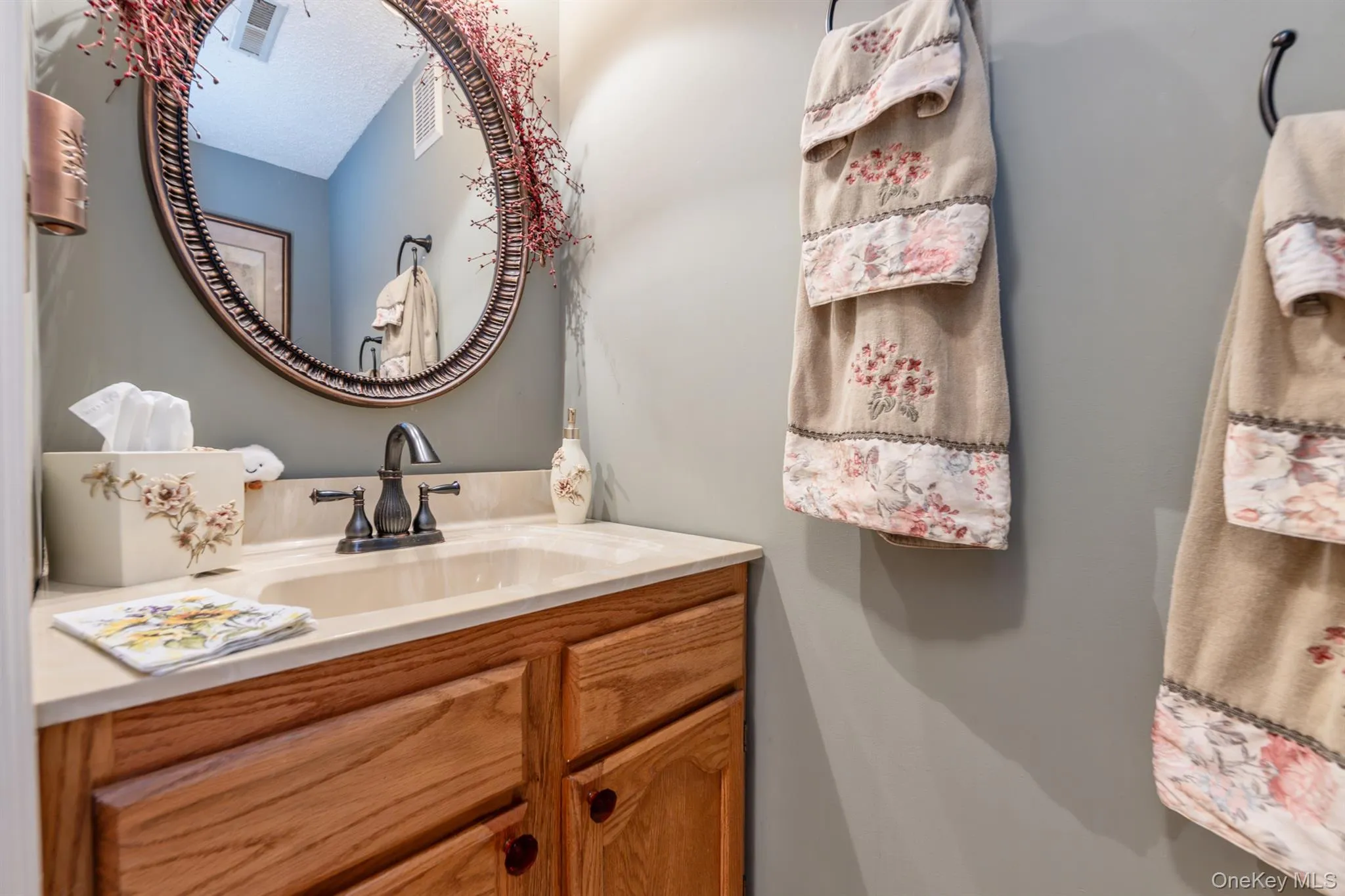 1 Cottonwood Circle, Saugerties, NY, 3 Bedrooms Bedrooms, 5 Rooms Rooms,2 BathroomsBathrooms,Residential,For Rent,Cottonwood,0,1058796 1 Cottonwood Circle, Saugerties, NY, 3 Bedrooms Bedrooms, 5 Rooms Rooms,2 BathroomsBathrooms,Residential,For Rent,Cottonwood,0,1058796