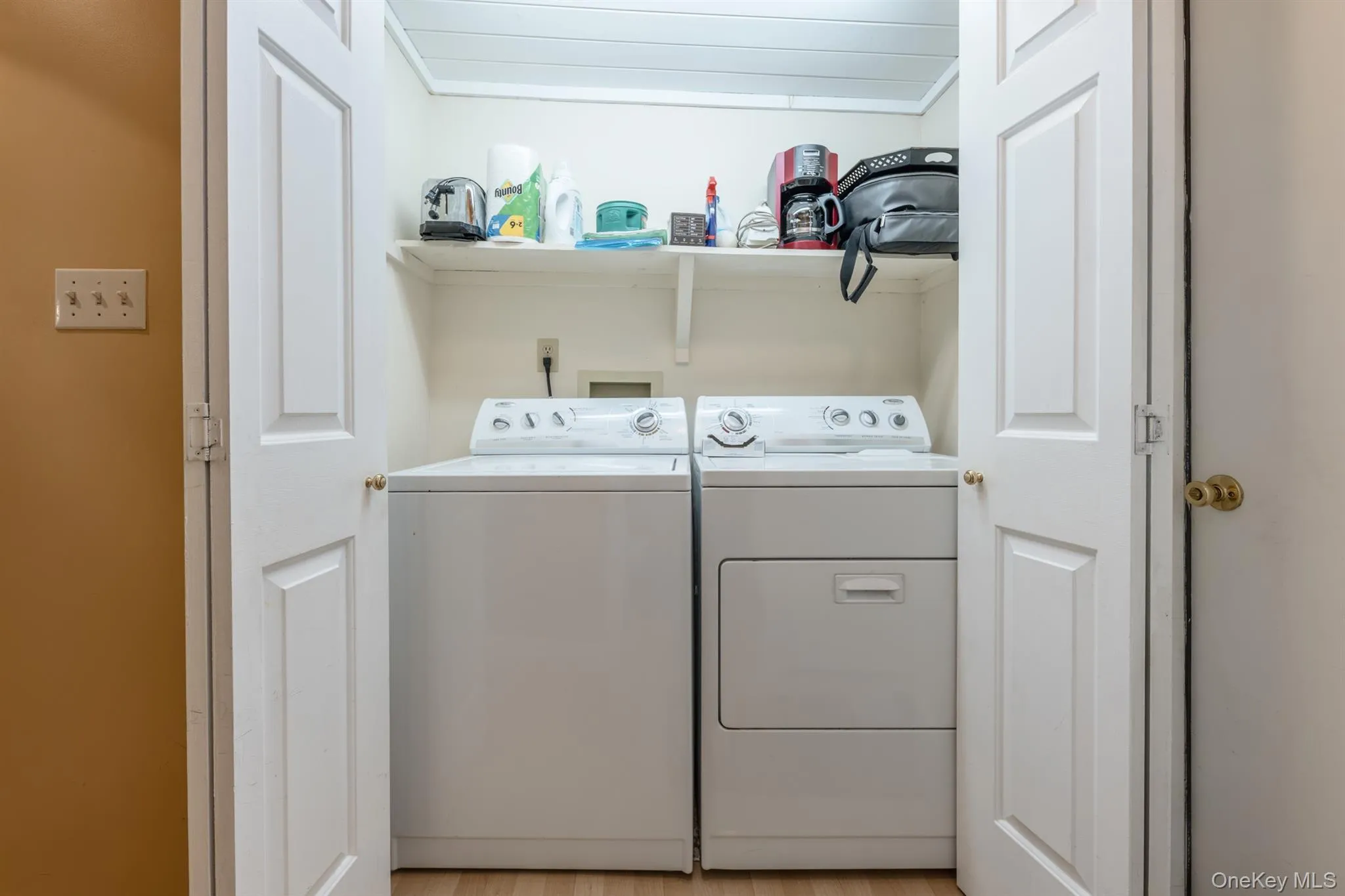 1 Cottonwood Circle, Saugerties, NY, 3 Bedrooms Bedrooms, 5 Rooms Rooms,2 BathroomsBathrooms,Residential,For Rent,Cottonwood,0,1058796 1 Cottonwood Circle, Saugerties, NY, 3 Bedrooms Bedrooms, 5 Rooms Rooms,2 BathroomsBathrooms,Residential,For Rent,Cottonwood,0,1058796
