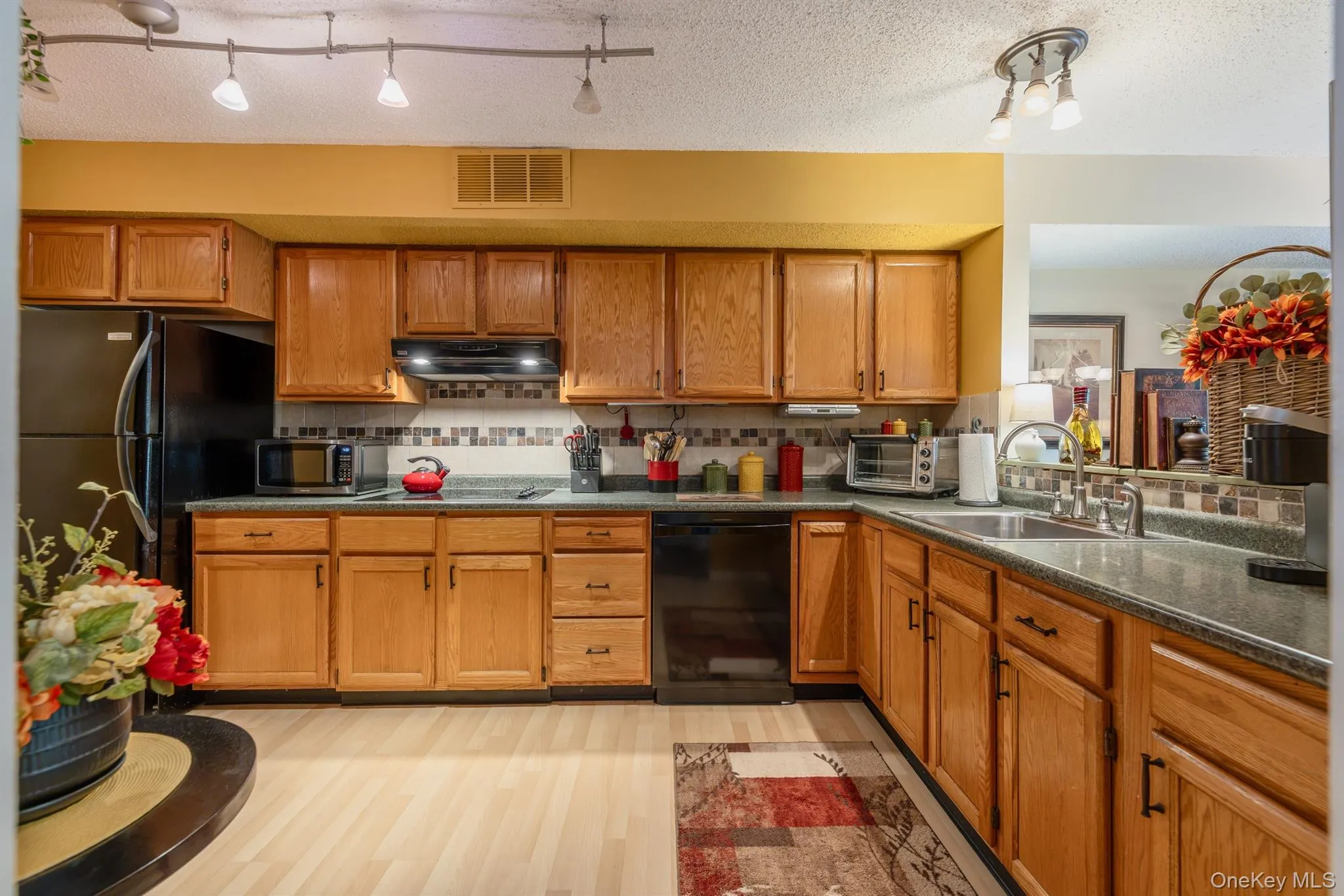 1 Cottonwood Circle, Saugerties, NY, 3 Bedrooms Bedrooms, 5 Rooms Rooms,2 BathroomsBathrooms,Residential,For Rent,Cottonwood,0,1058796 1 Cottonwood Circle, Saugerties, NY, 3 Bedrooms Bedrooms, 5 Rooms Rooms,2 BathroomsBathrooms,Residential,For Rent,Cottonwood,0,1058796