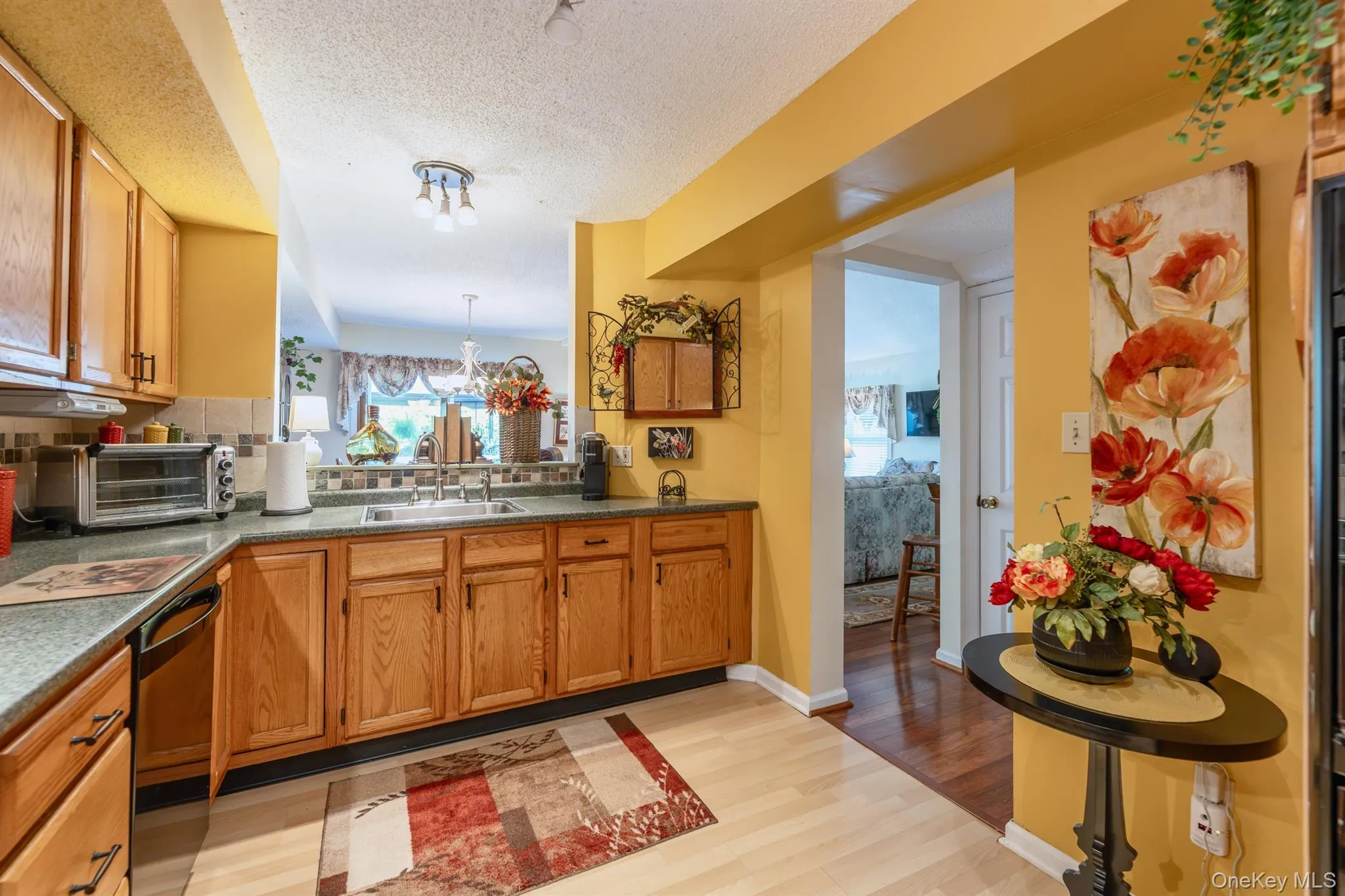 1 Cottonwood Circle, Saugerties, NY, 3 Bedrooms Bedrooms, 5 Rooms Rooms,2 BathroomsBathrooms,Residential,For Rent,Cottonwood,0,1058796 1 Cottonwood Circle, Saugerties, NY, 3 Bedrooms Bedrooms, 5 Rooms Rooms,2 BathroomsBathrooms,Residential,For Rent,Cottonwood,0,1058796