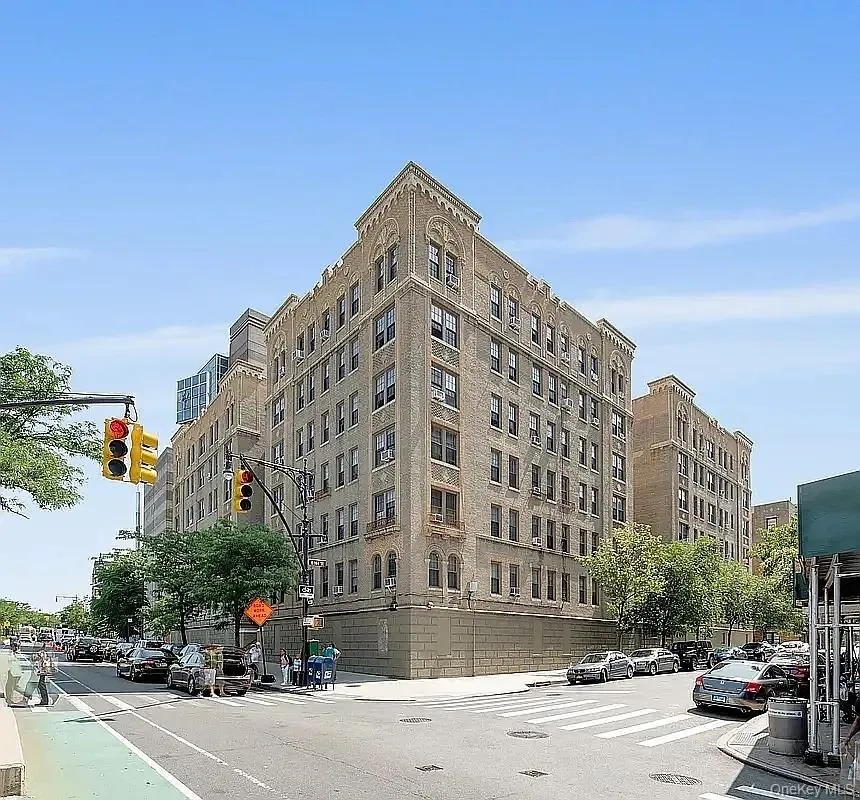 1100 Grand, New York, NY, 3 Bedrooms Bedrooms, 6 Rooms Rooms,2 BathroomsBathrooms,Residential,For Rent,Grand,0,1058805 1100 Grand, New York, NY, 3 Bedrooms Bedrooms, 6 Rooms Rooms,2 BathroomsBathrooms,Residential,For Rent,Grand,0,1058805