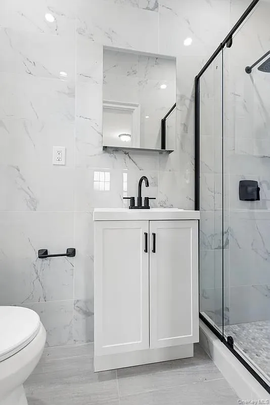 1100 Grand, New York, NY, 3 Bedrooms Bedrooms, 6 Rooms Rooms,2 BathroomsBathrooms,Residential,For Rent,Grand,0,1058805 1100 Grand, New York, NY, 3 Bedrooms Bedrooms, 6 Rooms Rooms,2 BathroomsBathrooms,Residential,For Rent,Grand,0,1058805