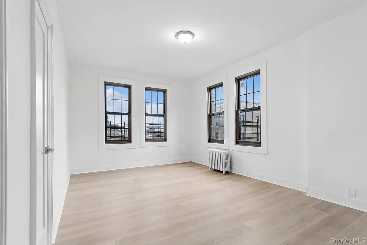 1100 Grand, New York, NY, 3 Bedrooms Bedrooms, 6 Rooms Rooms,2 BathroomsBathrooms,Residential,For Rent,Grand,0,1058805 1100 Grand, New York, NY, 3 Bedrooms Bedrooms, 6 Rooms Rooms,2 BathroomsBathrooms,Residential,For Rent,Grand,0,1058805