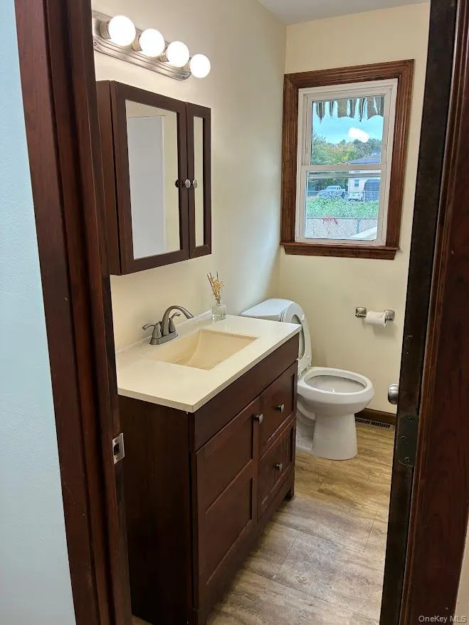 21 Willow Place, Middletown, NY, 3 Bedrooms Bedrooms, 5 Rooms Rooms,1 BathroomBathrooms,Residential,For Rent,Willow,0,1058807 21 Willow Place, Middletown, NY, 3 Bedrooms Bedrooms, 5 Rooms Rooms,1 BathroomBathrooms,Residential,For Rent,Willow,0,1058807