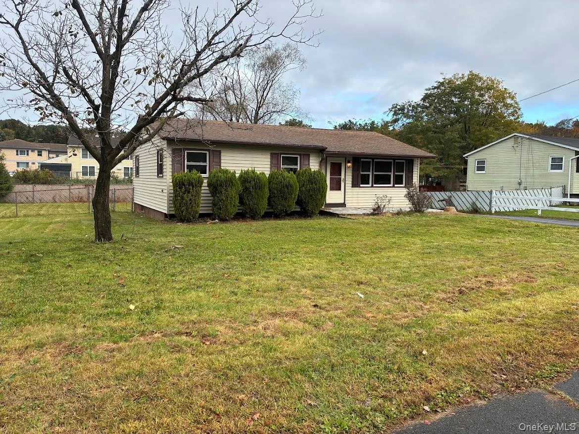 21 Willow Place, Middletown, NY, 3 Bedrooms Bedrooms, 5 Rooms Rooms,1 BathroomBathrooms,Residential,For Rent,Willow,0,1058807 21 Willow Place, Middletown, NY, 3 Bedrooms Bedrooms, 5 Rooms Rooms,1 BathroomBathrooms,Residential,For Rent,Willow,0,1058807