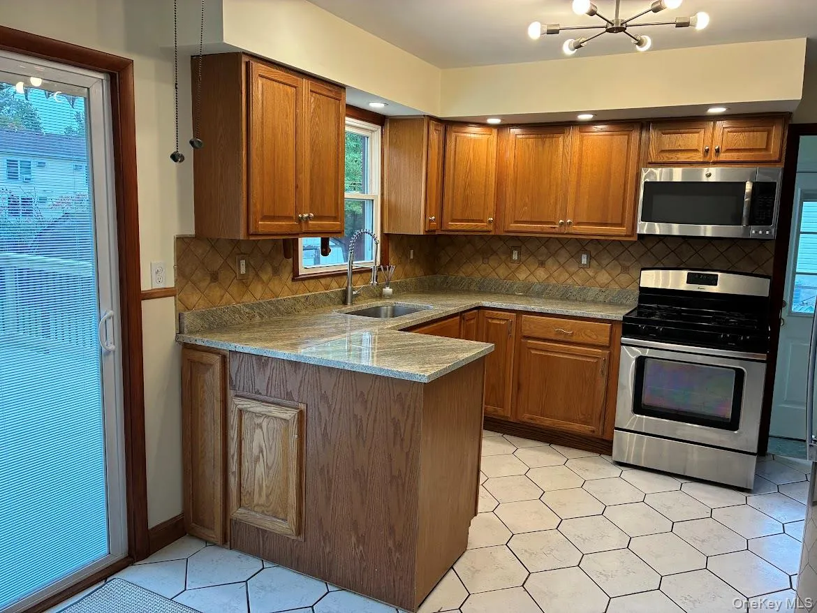 21 Willow Place, Middletown, NY, 3 Bedrooms Bedrooms, 5 Rooms Rooms,1 BathroomBathrooms,Residential,For Rent,Willow,0,1058807 21 Willow Place, Middletown, NY, 3 Bedrooms Bedrooms, 5 Rooms Rooms,1 BathroomBathrooms,Residential,For Rent,Willow,0,1058807