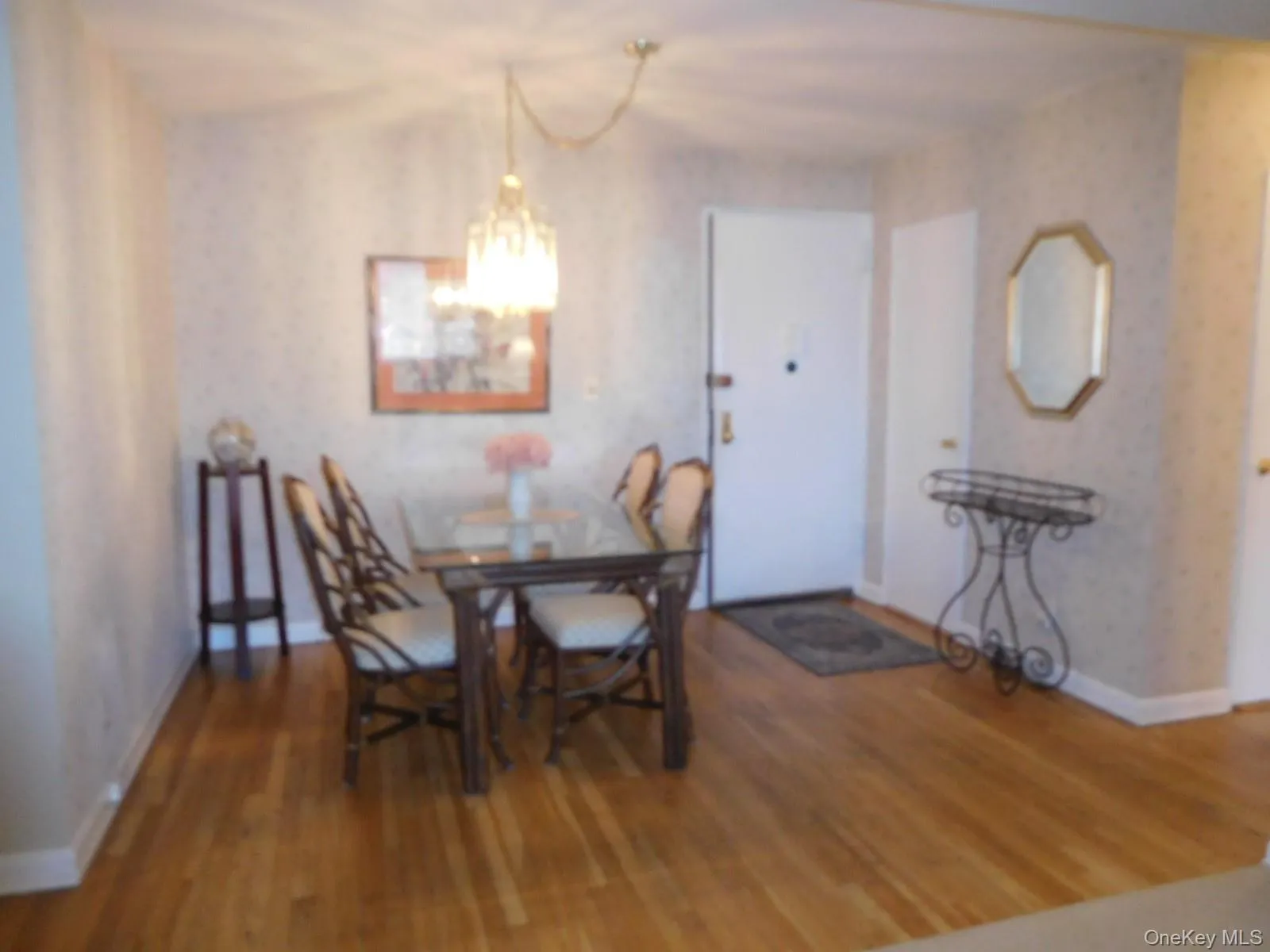 Large Dining Space off Entry Hall w/hardwood Flooring Large Dining Space off Entry Hall w/hardwood Flooring