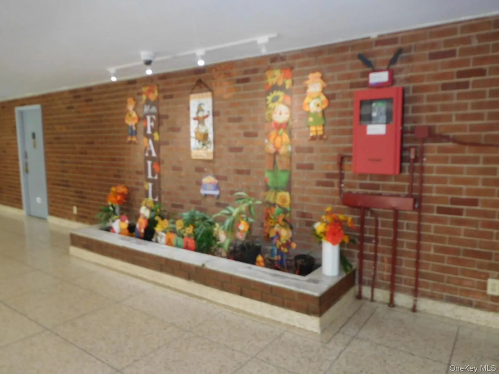 Inviting Lobby Inviting Lobby