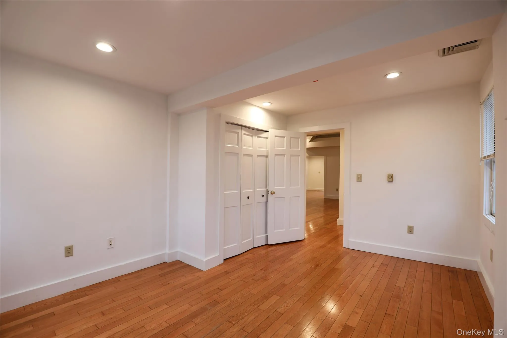 730 Broadway, Kingston, NY, 2 Bedroom Bedrooms, 4 Room Rooms,1 BathroomBathrooms,Residential Lease,For Rent,Broadway,0,1058822 730 Broadway, Kingston, NY, 2 Bedroom Bedrooms, 4 Room Rooms,1 BathroomBathrooms,Residential Lease,For Rent,Broadway,0,1058822