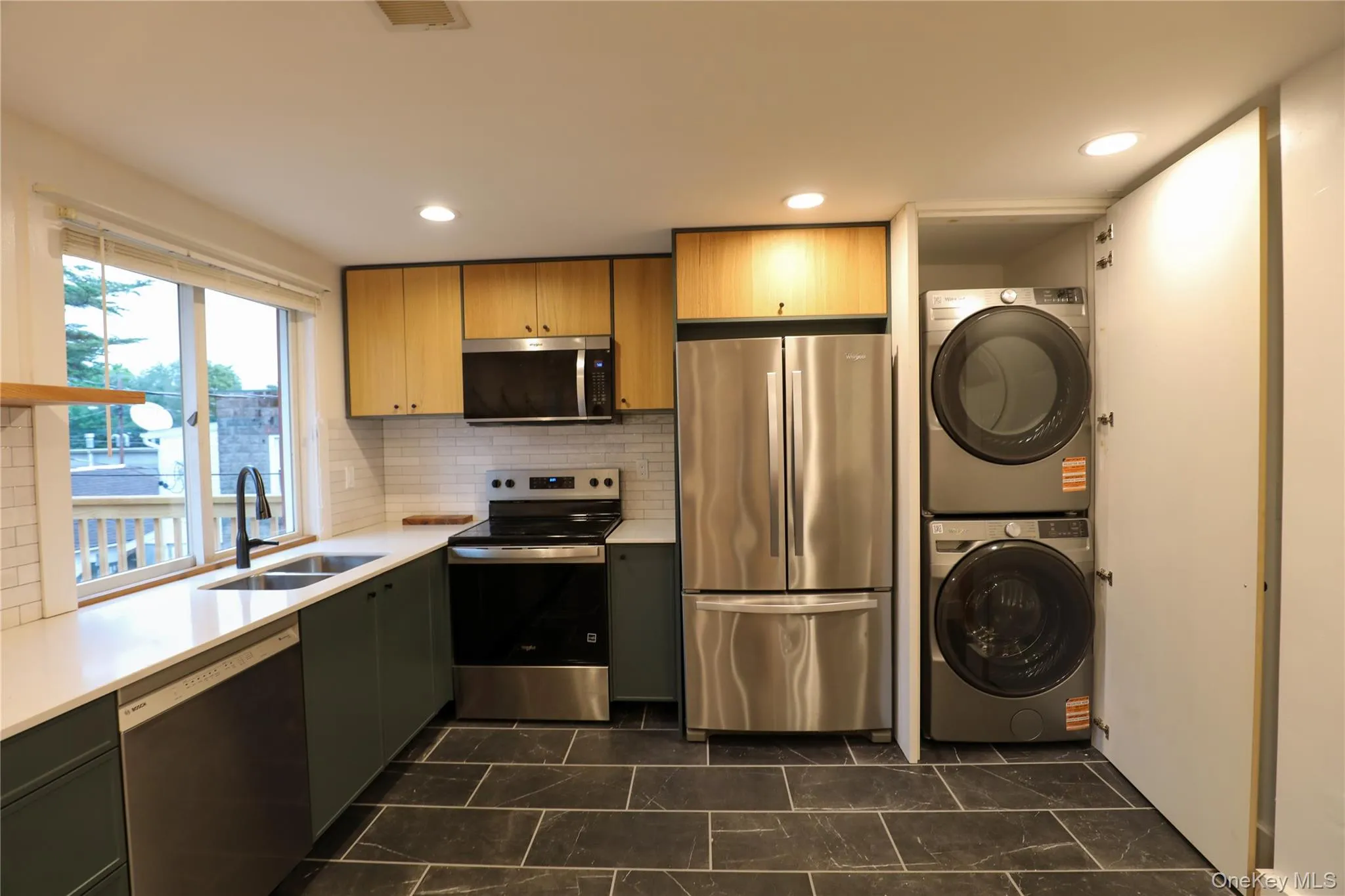 730 Broadway, Kingston, NY, 2 Bedroom Bedrooms, 4 Room Rooms,1 BathroomBathrooms,Residential Lease,For Rent,Broadway,0,1058822 730 Broadway, Kingston, NY, 2 Bedroom Bedrooms, 4 Room Rooms,1 BathroomBathrooms,Residential Lease,For Rent,Broadway,0,1058822