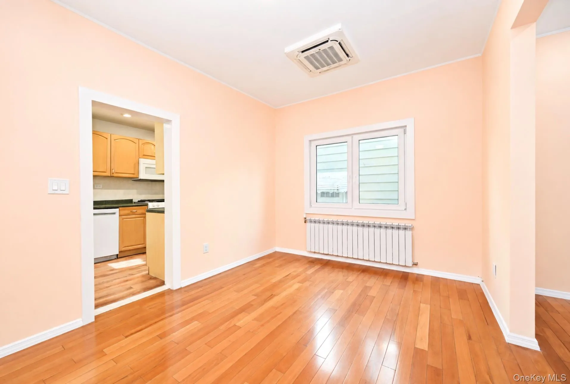 2561 Fenton Avenue, New York, NY, 3 Bedroom Bedrooms, 7 Room Rooms,2 BathroomBathrooms,Residential Lease,For Rent,Fenton,0,1058828 2561 Fenton Avenue, New York, NY, 3 Bedroom Bedrooms, 7 Room Rooms,2 BathroomBathrooms,Residential Lease,For Rent,Fenton,0,1058828