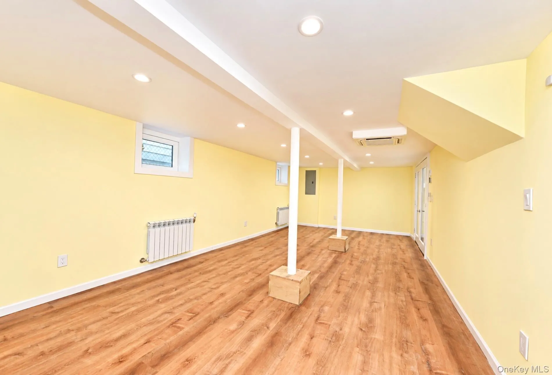 2561 Fenton Avenue, New York, NY, 3 Bedroom Bedrooms, 7 Room Rooms,2 BathroomBathrooms,Residential Lease,For Rent,Fenton,0,1058828 2561 Fenton Avenue, New York, NY, 3 Bedroom Bedrooms, 7 Room Rooms,2 BathroomBathrooms,Residential Lease,For Rent,Fenton,0,1058828