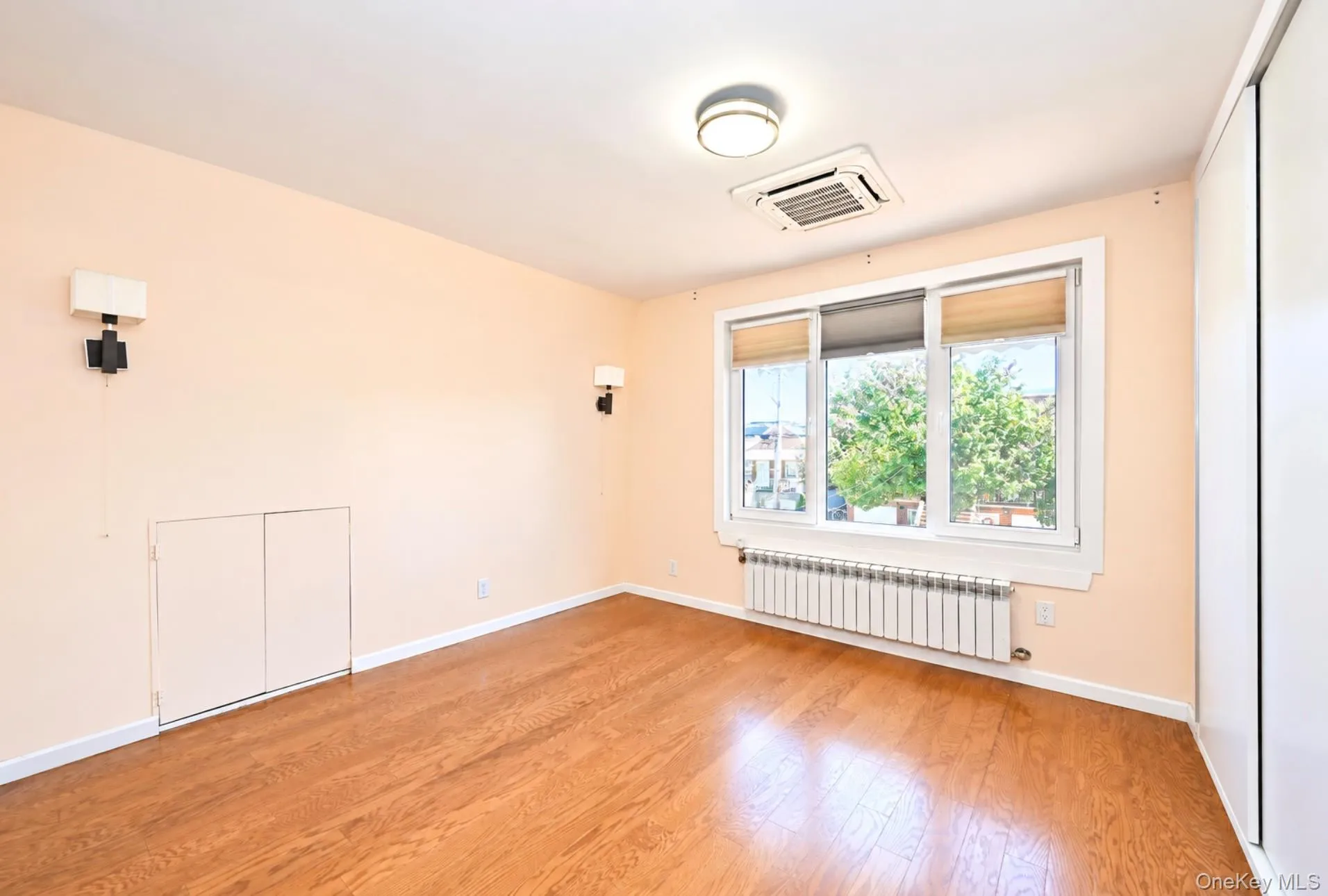 2561 Fenton Avenue, New York, NY, 3 Bedroom Bedrooms, 7 Room Rooms,2 BathroomBathrooms,Residential Lease,For Rent,Fenton,0,1058828 2561 Fenton Avenue, New York, NY, 3 Bedroom Bedrooms, 7 Room Rooms,2 BathroomBathrooms,Residential Lease,For Rent,Fenton,0,1058828