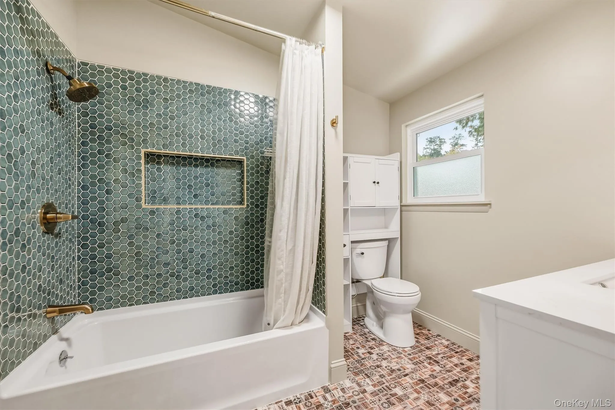 Full Primary Bath Full Primary Bath