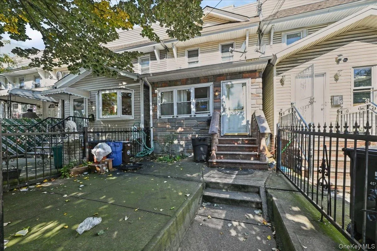 11507 103rd Avenue, New York, NY, 3 Bedrooms Bedrooms, 5 Rooms Rooms,1 BathroomBathrooms,Residential,For Rent,103rd,0,1058841 11507 103rd Avenue, New York, NY, 3 Bedrooms Bedrooms, 5 Rooms Rooms,1 BathroomBathrooms,Residential,For Rent,103rd,0,1058841
