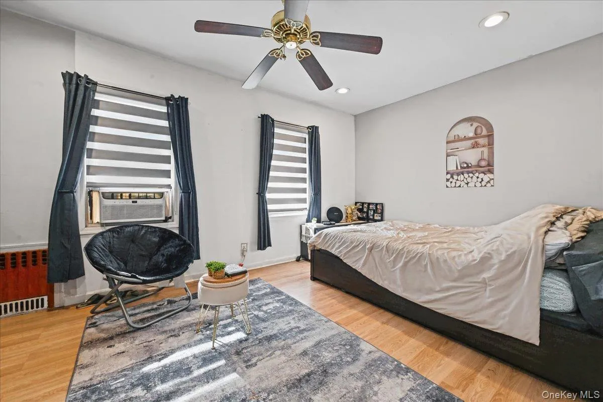11507 103rd Avenue, New York, NY, 3 Bedrooms Bedrooms, 5 Rooms Rooms,1 BathroomBathrooms,Residential,For Rent,103rd,0,1058841 11507 103rd Avenue, New York, NY, 3 Bedrooms Bedrooms, 5 Rooms Rooms,1 BathroomBathrooms,Residential,For Rent,103rd,0,1058841