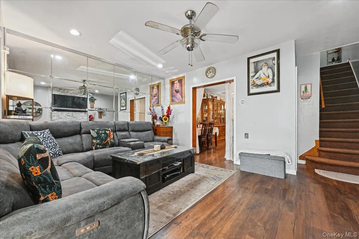 11507 103rd Avenue, New York, NY, 3 Bedrooms Bedrooms, 5 Rooms Rooms,1 BathroomBathrooms,Residential,For Rent,103rd,0,1058841 11507 103rd Avenue, New York, NY, 3 Bedrooms Bedrooms, 5 Rooms Rooms,1 BathroomBathrooms,Residential,For Rent,103rd,0,1058841