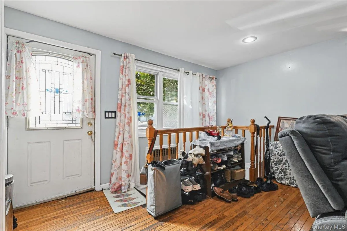 11507 103rd Avenue, New York, NY, 3 Bedrooms Bedrooms, 5 Rooms Rooms,1 BathroomBathrooms,Residential,For Rent,103rd,0,1058841 11507 103rd Avenue, New York, NY, 3 Bedrooms Bedrooms, 5 Rooms Rooms,1 BathroomBathrooms,Residential,For Rent,103rd,0,1058841