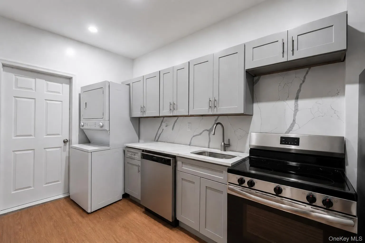 324 Eldert Street, New York, NY, 1 Bedroom Bedrooms, 4 Room Rooms,1 BathroomBathrooms,Residential Lease,For Rent,Eldert Street,0,1058852 324 Eldert Street, New York, NY, 1 Bedroom Bedrooms, 4 Room Rooms,1 BathroomBathrooms,Residential Lease,For Rent,Eldert Street,0,1058852