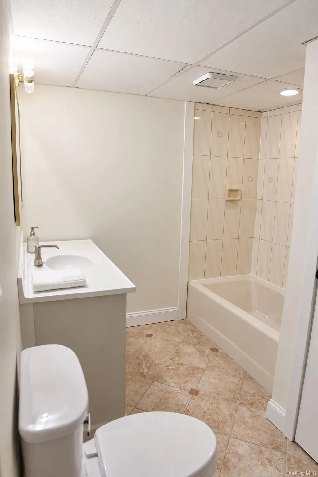 86 Iceland Drive, Huntington, NY, 4 Bedrooms Bedrooms, 10 Rooms Rooms,2 BathroomsBathrooms,Residential,For Rent,Iceland,0,1058856 86 Iceland Drive, Huntington, NY, 4 Bedrooms Bedrooms, 10 Rooms Rooms,2 BathroomsBathrooms,Residential,For Rent,Iceland,0,1058856