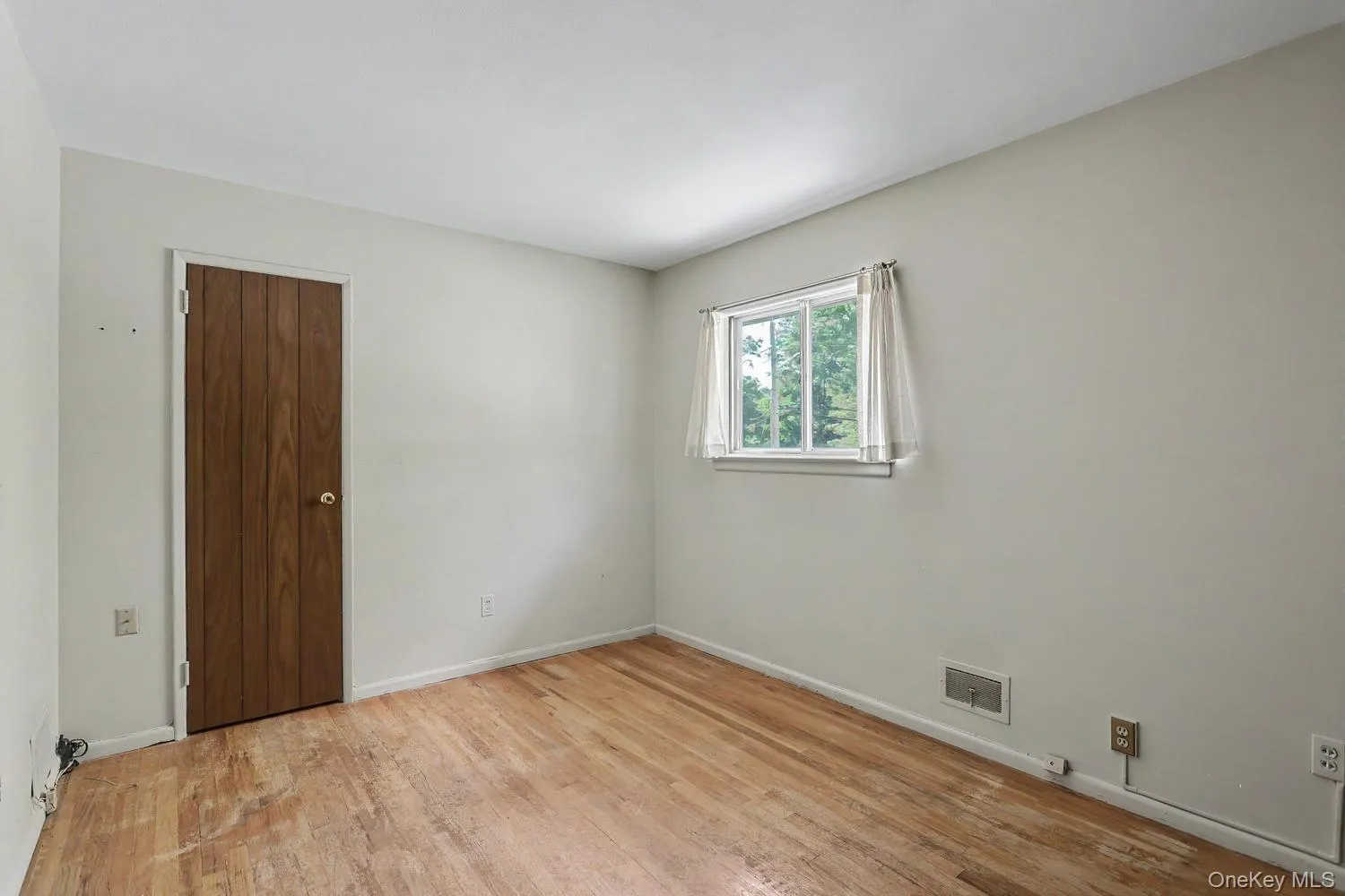 34 Radcliff Drive, Clarkstown, NY, 4 Bedrooms Bedrooms, 10 Rooms Rooms,1 BathroomBathrooms,Residential,For Rent,Radcliff,0,1058857 34 Radcliff Drive, Clarkstown, NY, 4 Bedrooms Bedrooms, 10 Rooms Rooms,1 BathroomBathrooms,Residential,For Rent,Radcliff,0,1058857