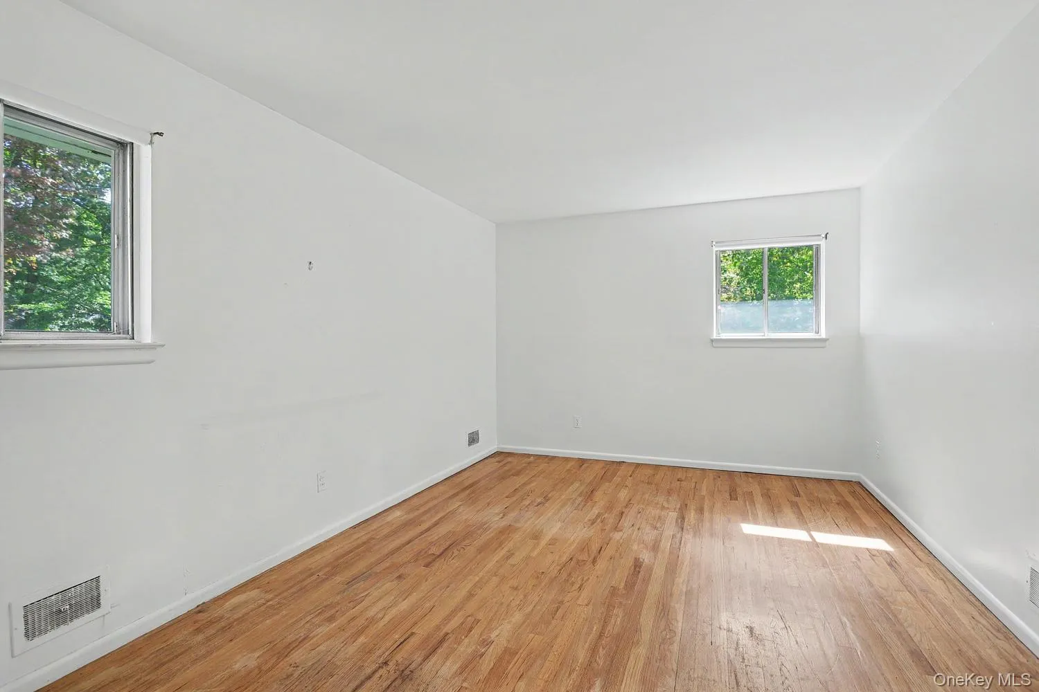34 Radcliff Drive, Clarkstown, NY, 4 Bedrooms Bedrooms, 10 Rooms Rooms,1 BathroomBathrooms,Residential,For Rent,Radcliff,0,1058857 34 Radcliff Drive, Clarkstown, NY, 4 Bedrooms Bedrooms, 10 Rooms Rooms,1 BathroomBathrooms,Residential,For Rent,Radcliff,0,1058857