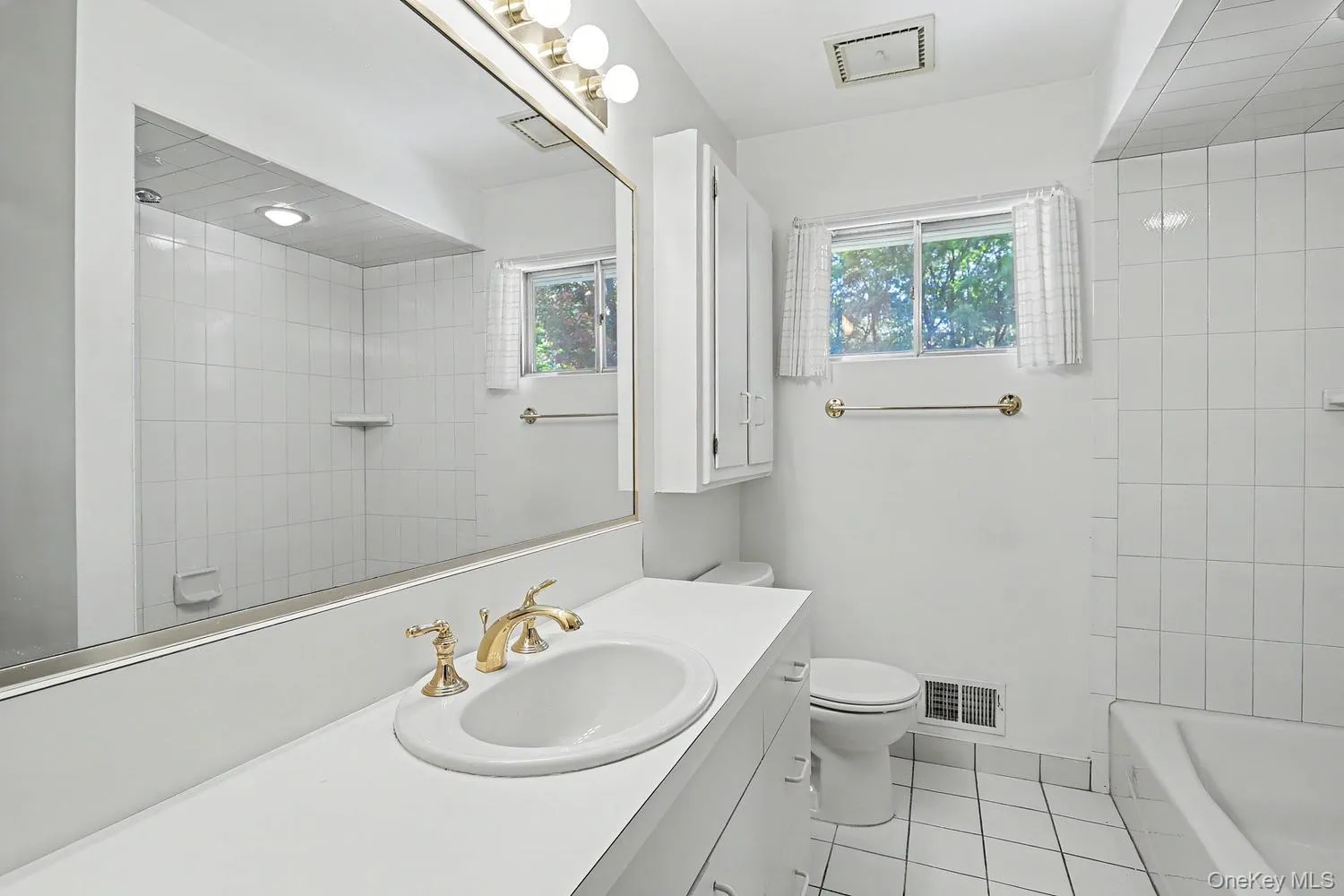 34 Radcliff Drive, Clarkstown, NY, 4 Bedrooms Bedrooms, 10 Rooms Rooms,1 BathroomBathrooms,Residential,For Rent,Radcliff,0,1058857 34 Radcliff Drive, Clarkstown, NY, 4 Bedrooms Bedrooms, 10 Rooms Rooms,1 BathroomBathrooms,Residential,For Rent,Radcliff,0,1058857