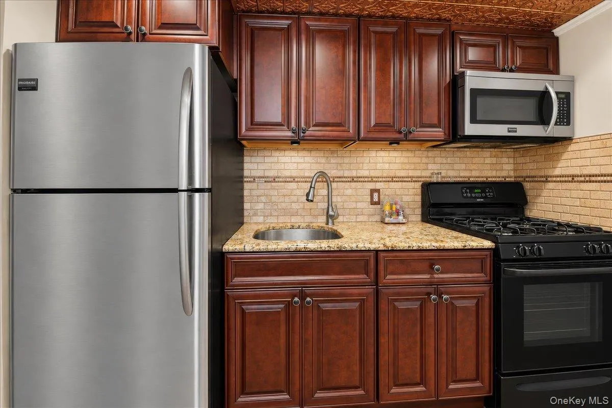 2653 Harding Avenue, New York, NY, 2 Bedrooms Bedrooms, 7 Rooms Rooms,2 BathroomsBathrooms,Residential,For Rent,Harding,0,1058858 2653 Harding Avenue, New York, NY, 2 Bedrooms Bedrooms, 7 Rooms Rooms,2 BathroomsBathrooms,Residential,For Rent,Harding,0,1058858