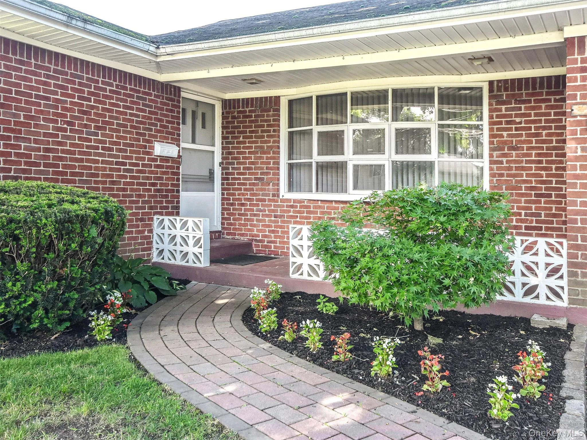 60 Smith Street, Oyster Bay, NY, 3 Bedroom Bedrooms, 6 Room Rooms,1 BathroomBathrooms,Residential Lease,For Rent,Smith,0,1058871 60 Smith Street, Oyster Bay, NY, 3 Bedroom Bedrooms, 6 Room Rooms,1 BathroomBathrooms,Residential Lease,For Rent,Smith,0,1058871