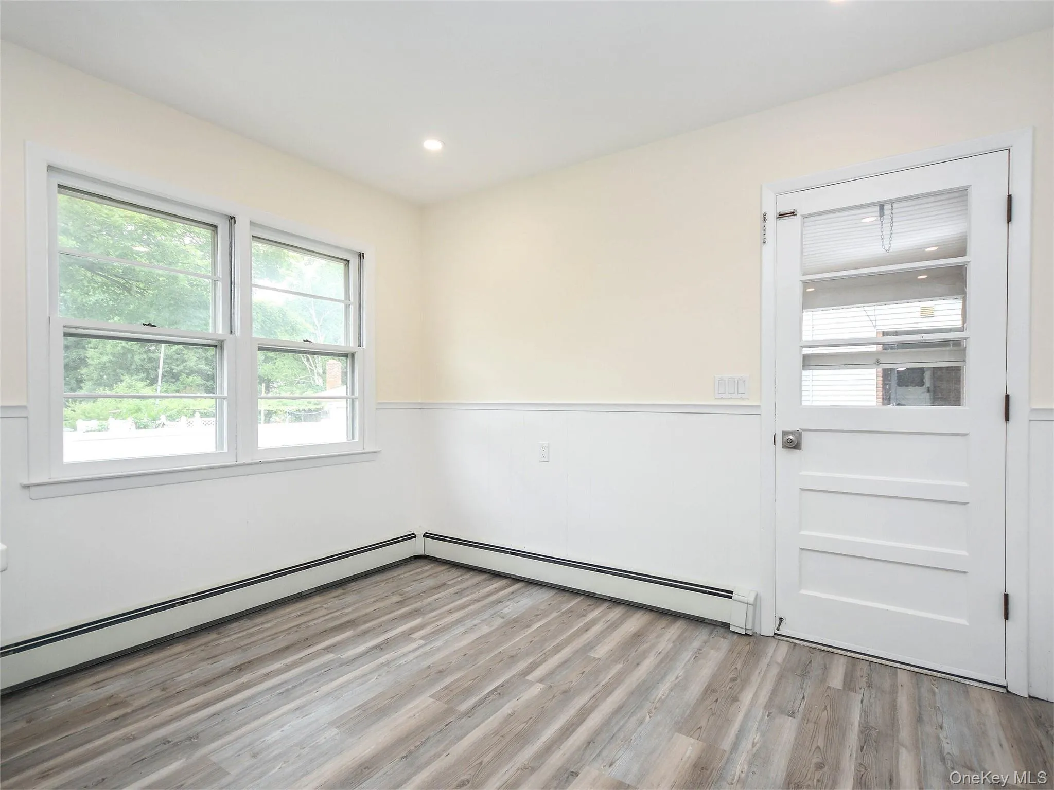 60 Smith Street, Oyster Bay, NY, 3 Bedroom Bedrooms, 6 Room Rooms,1 BathroomBathrooms,Residential Lease,For Rent,Smith,0,1058871 60 Smith Street, Oyster Bay, NY, 3 Bedroom Bedrooms, 6 Room Rooms,1 BathroomBathrooms,Residential Lease,For Rent,Smith,0,1058871