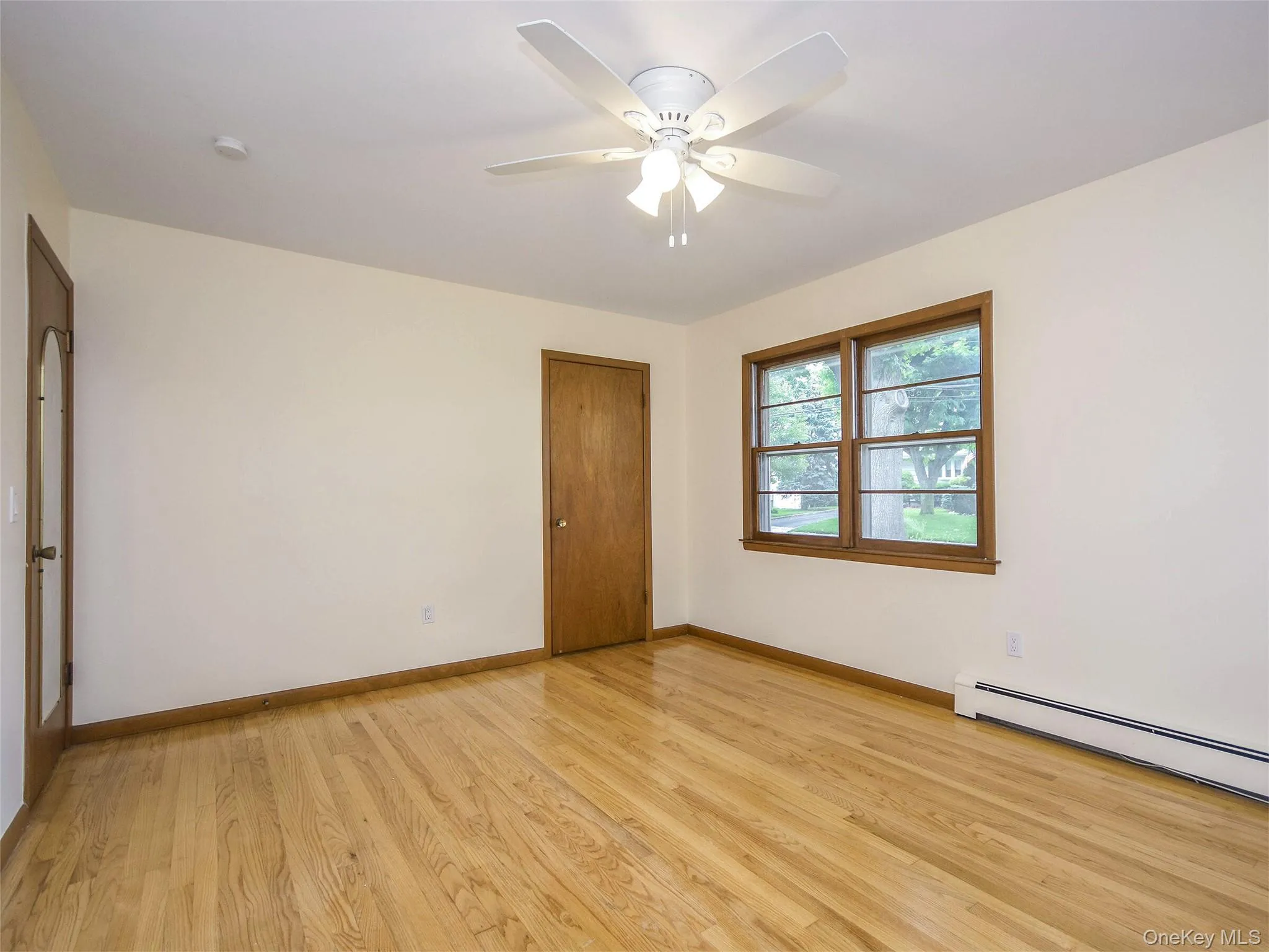 60 Smith Street, Oyster Bay, NY, 3 Bedroom Bedrooms, 6 Room Rooms,1 BathroomBathrooms,Residential Lease,For Rent,Smith,0,1058871 60 Smith Street, Oyster Bay, NY, 3 Bedroom Bedrooms, 6 Room Rooms,1 BathroomBathrooms,Residential Lease,For Rent,Smith,0,1058871
