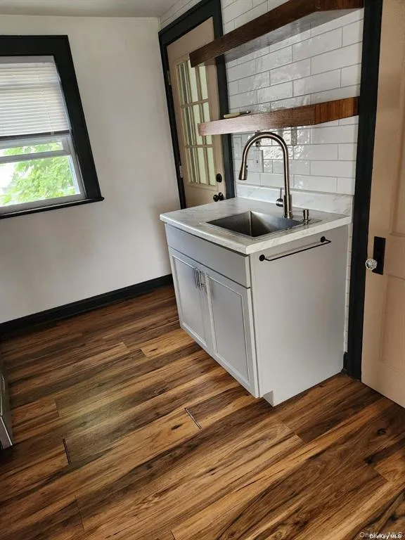 9 Court Street, Hempstead, NY, 1 Bedroom Bedrooms, 3 Room Rooms,1 BathroomBathrooms,Residential Lease,For Rent,Court,0,1058879 9 Court Street, Hempstead, NY, 1 Bedroom Bedrooms, 3 Room Rooms,1 BathroomBathrooms,Residential Lease,For Rent,Court,0,1058879