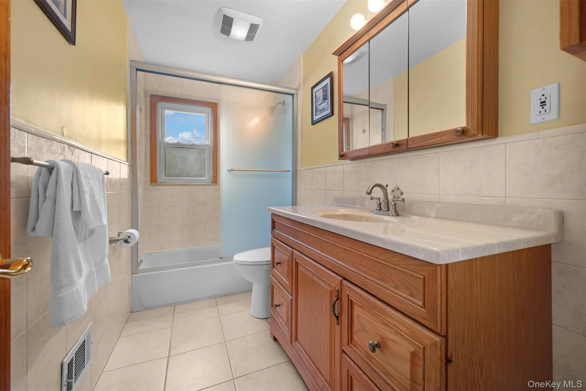 58-19 264th Street, New York, NY, 4 Bedrooms Bedrooms, 8 Rooms Rooms,2 BathroomsBathrooms,Residential,For Rent,264th,0,1058880 58-19 264th Street, New York, NY, 4 Bedrooms Bedrooms, 8 Rooms Rooms,2 BathroomsBathrooms,Residential,For Rent,264th,0,1058880