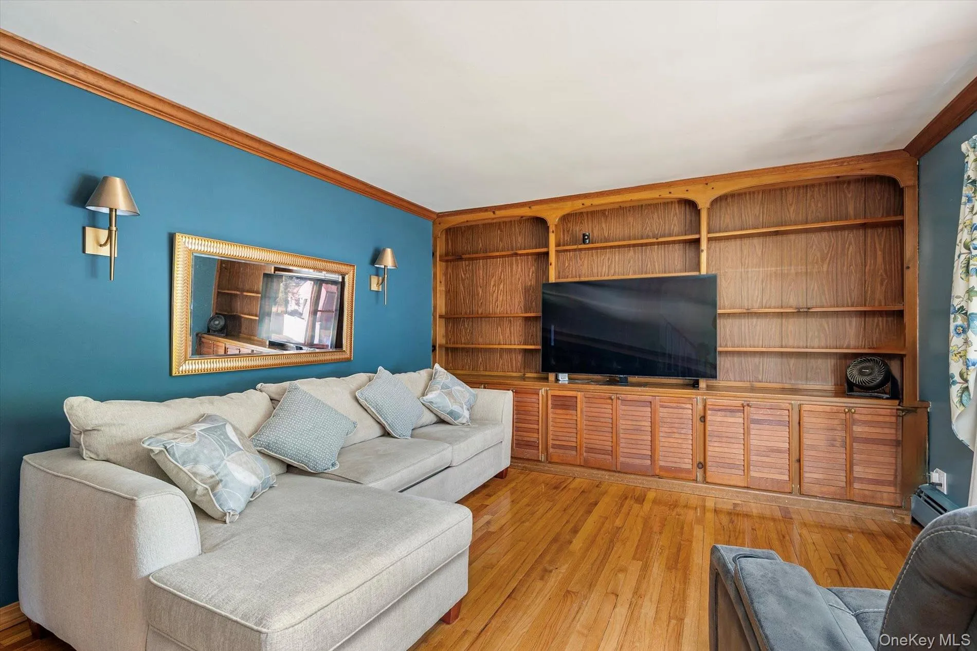 208 Melville Road, Huntington, NY, 3 Bedrooms Bedrooms, 7 Rooms Rooms,1 BathroomBathrooms,Residential,For Rent,Melville,0,1058886 208 Melville Road, Huntington, NY, 3 Bedrooms Bedrooms, 7 Rooms Rooms,1 BathroomBathrooms,Residential,For Rent,Melville,0,1058886