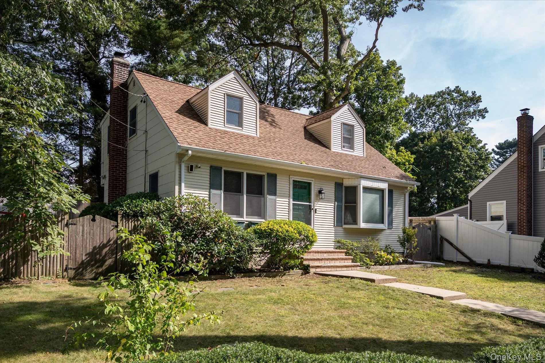 208 Melville Road, Huntington, NY, 3 Bedrooms Bedrooms, 7 Rooms Rooms,1 BathroomBathrooms,Residential,For Rent,Melville,0,1058886 208 Melville Road, Huntington, NY, 3 Bedrooms Bedrooms, 7 Rooms Rooms,1 BathroomBathrooms,Residential,For Rent,Melville,0,1058886