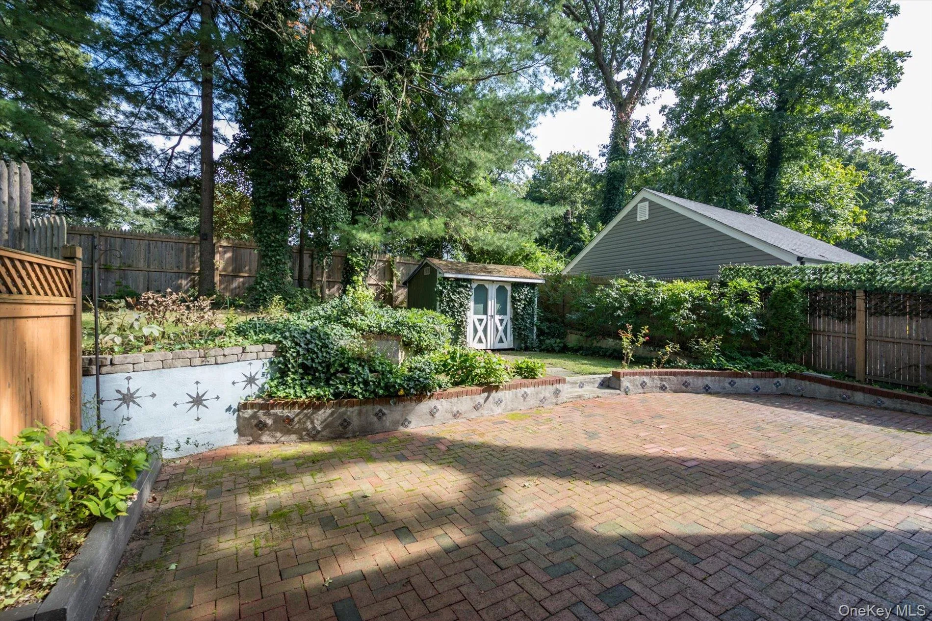 Patio/Yard Patio/Yard