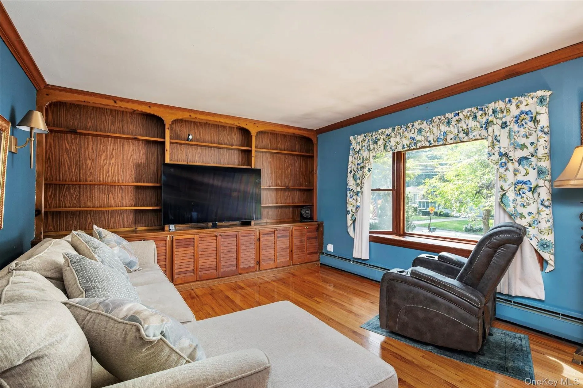 208 Melville Road, Huntington, NY, 3 Bedrooms Bedrooms, 7 Rooms Rooms,1 BathroomBathrooms,Residential,For Rent,Melville,0,1058886 208 Melville Road, Huntington, NY, 3 Bedrooms Bedrooms, 7 Rooms Rooms,1 BathroomBathrooms,Residential,For Rent,Melville,0,1058886