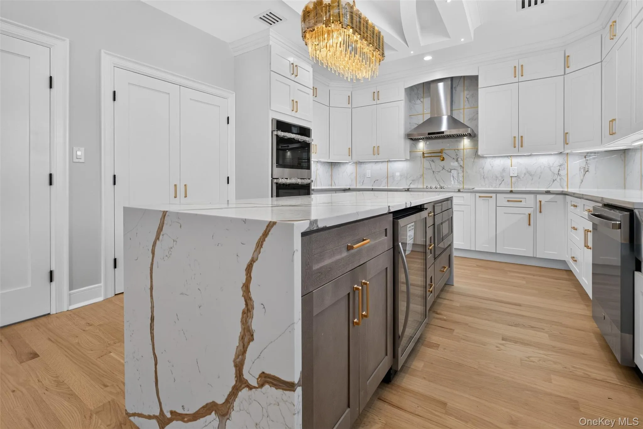 1550 Debra Place, Hempstead, NY, 5 Bedrooms Bedrooms, 10 Rooms Rooms,5 BathroomsBathrooms,Residential,For Rent,Debra,0,1058888 1550 Debra Place, Hempstead, NY, 5 Bedrooms Bedrooms, 10 Rooms Rooms,5 BathroomsBathrooms,Residential,For Rent,Debra,0,1058888