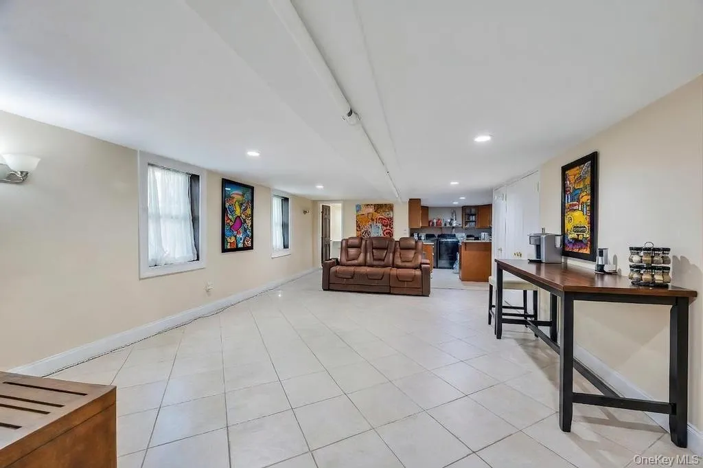 164-26 Grand Central Parkway, New York, NY, 3 Bedrooms Bedrooms, 7 Rooms Rooms,2 BathroomsBathrooms,Residential,For Rent,Grand Central,0,1058889 164-26 Grand Central Parkway, New York, NY, 3 Bedrooms Bedrooms, 7 Rooms Rooms,2 BathroomsBathrooms,Residential,For Rent,Grand Central,0,1058889